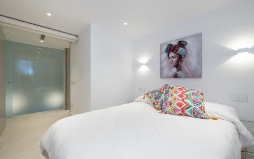 Apartamento de 3 Habitaciones con Terraza en Chamberí